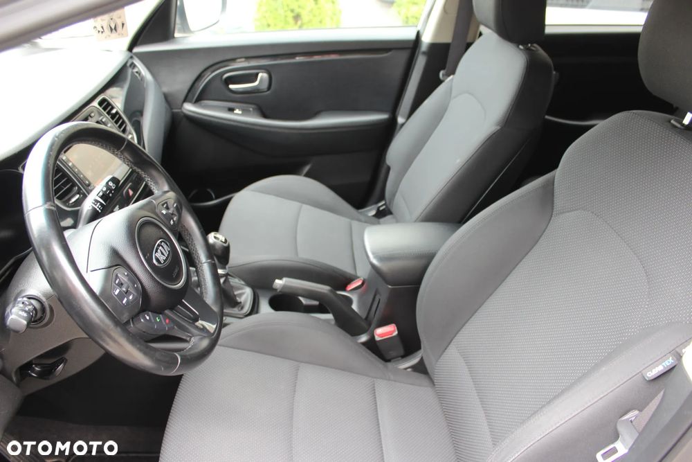 Kia Carens 1.7 CRDi 115 Dream-Team Edition - 24