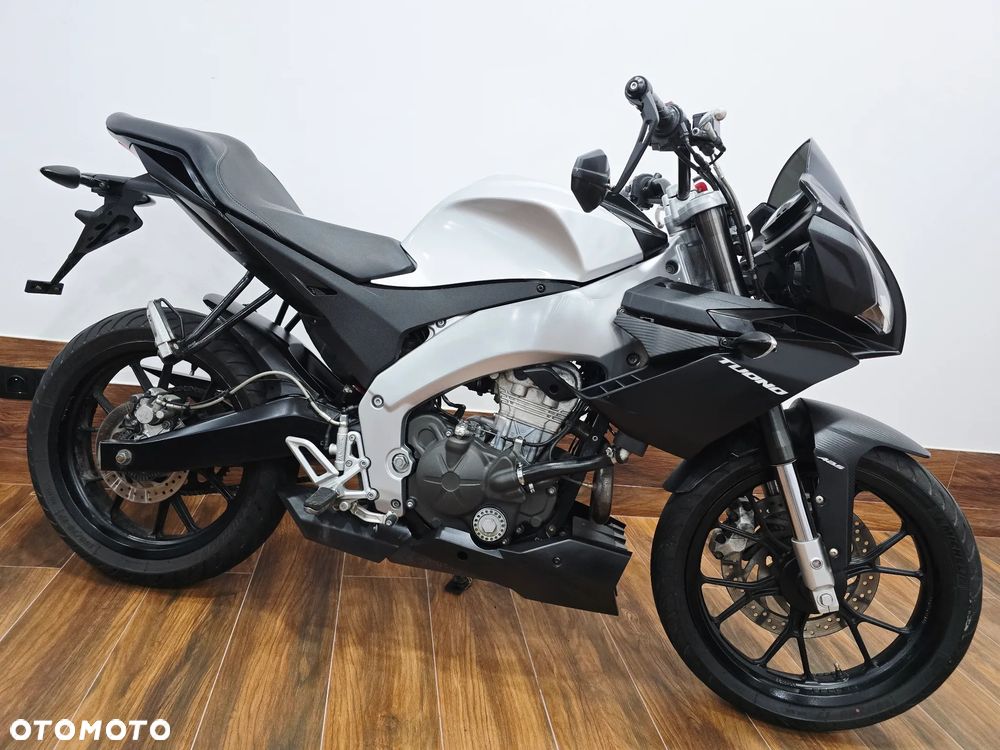 Aprilia Tuono - 8