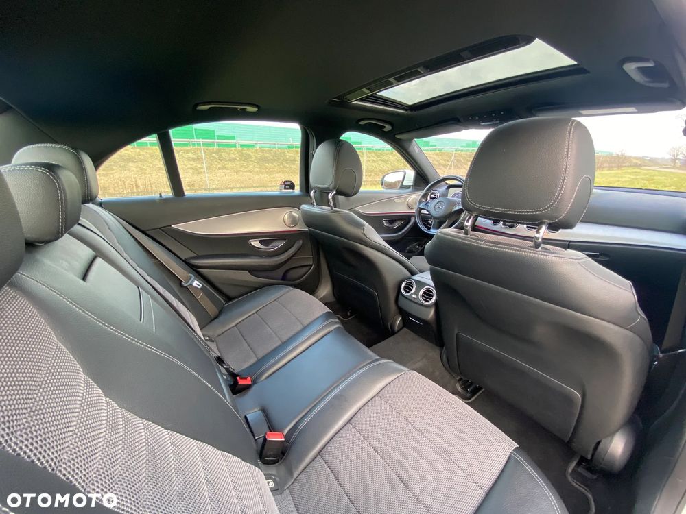 Mercedes-Benz Klasa E 220 d 4-Matic 9G-TRONIC - 10