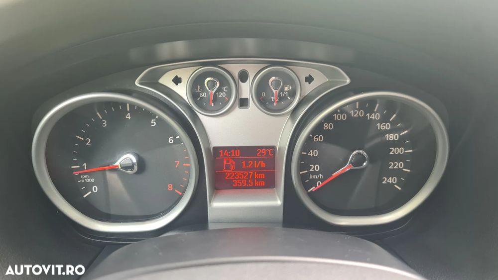 Ford Focus 1.6 Ti-VCT Titanium - 18