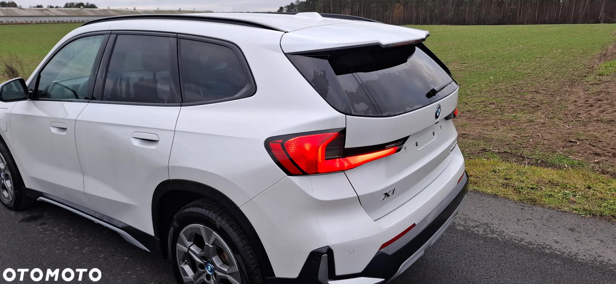 TYŁ KOMPLETNY LAMPY KLAPA ZDERZAK BMW X1 U11 A96 MINERALWEISS BIAŁĄ PERŁA - 2