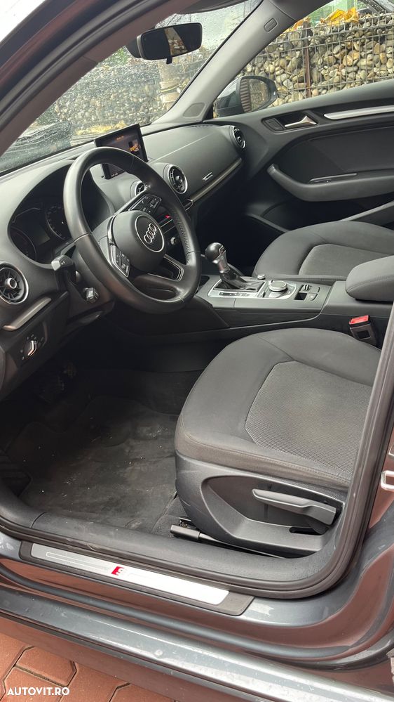 Audi A3 1.6 30 TDI S tronic Sport - 8