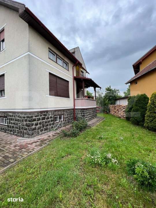 Casa 274 mp, teren 443 mp, zona centru LIVADA, pretabila si ptr uz com - Imagine principală: 3/19