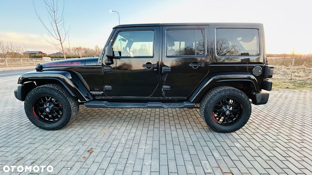 Jeep Wrangler Unlimited 3.6 Automatik Sahara - 11