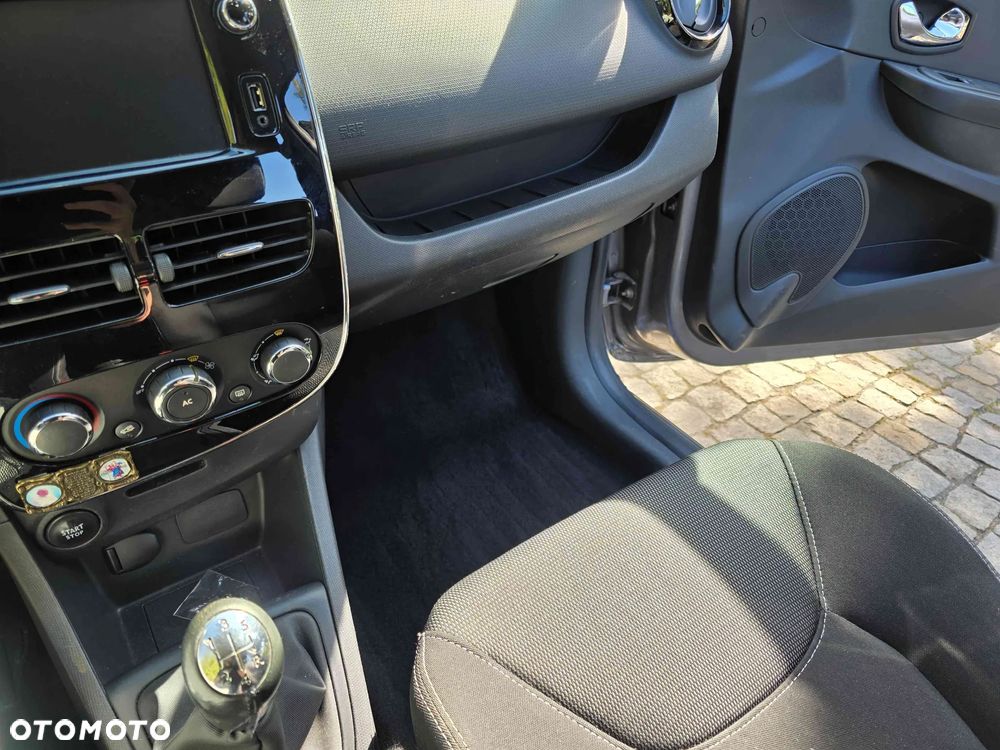 Renault Clio - 19
