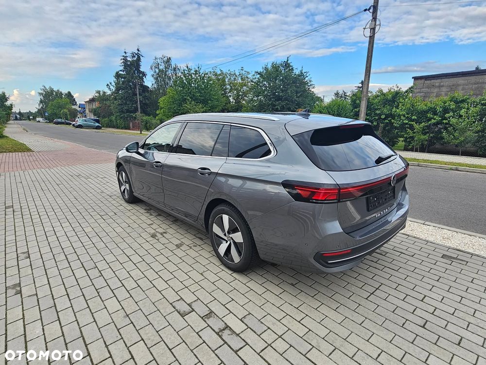 Volkswagen Passat 1.5 TSI EVO Elegance DSG - 4