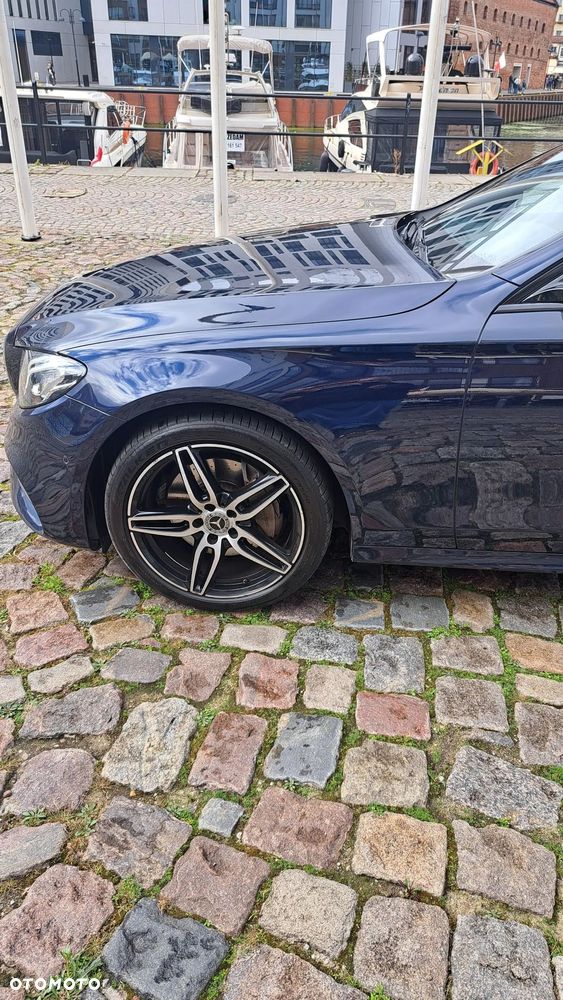 Mercedes-Benz Klasa E 200 4-Matic 9G-TRONIC - 17