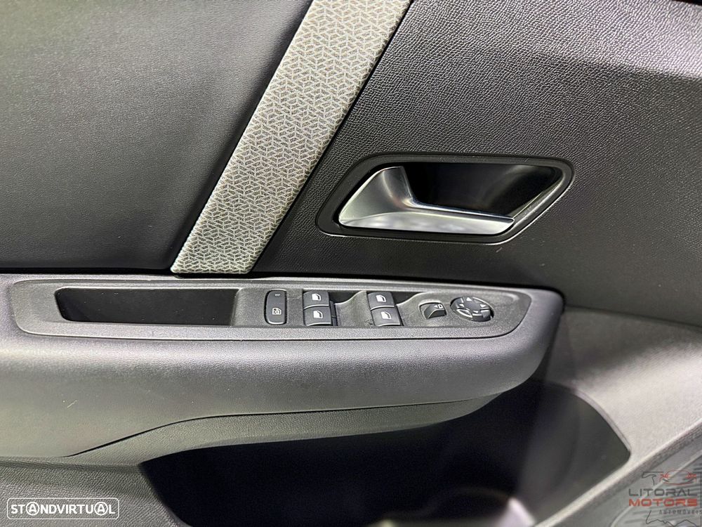 Citroën C4 PureTech 130 Stop&Start EAT8 C-SERIES - 17