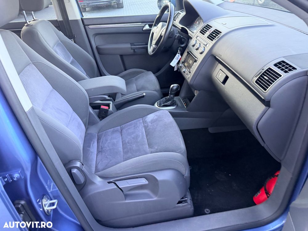 Volkswagen Touran 1.6 TDI DPF BlueMotion Technology DSG Cup - 9