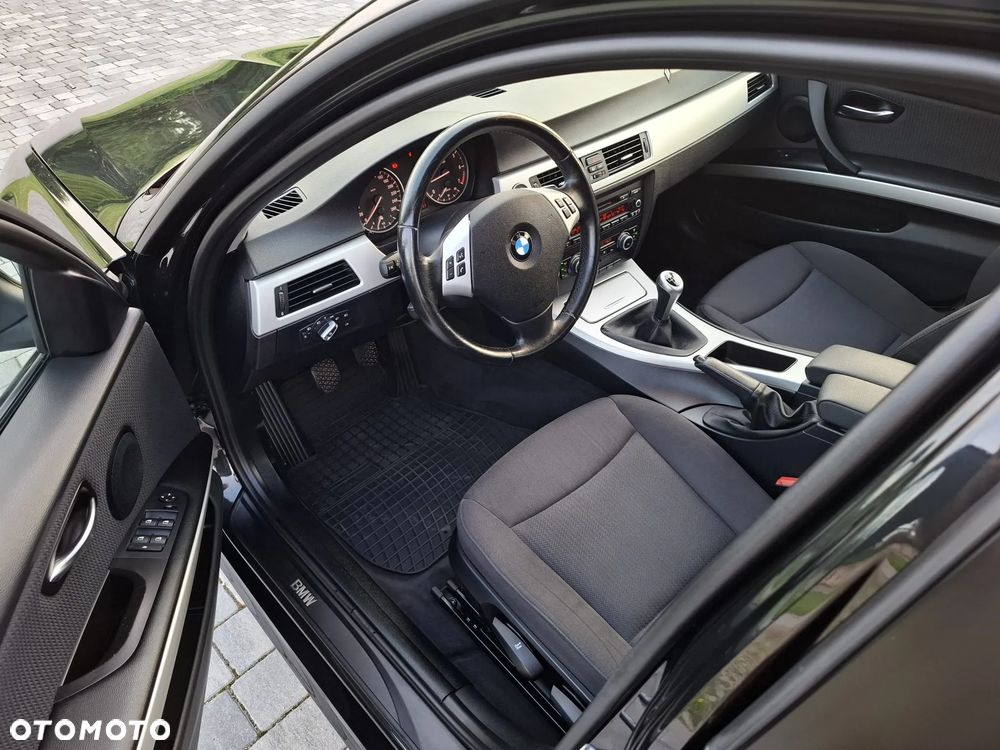 BMW Seria 3 318i - 13