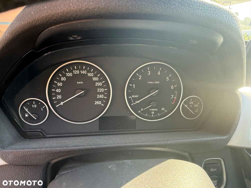 BMW 3GT 320i xDrive - 13