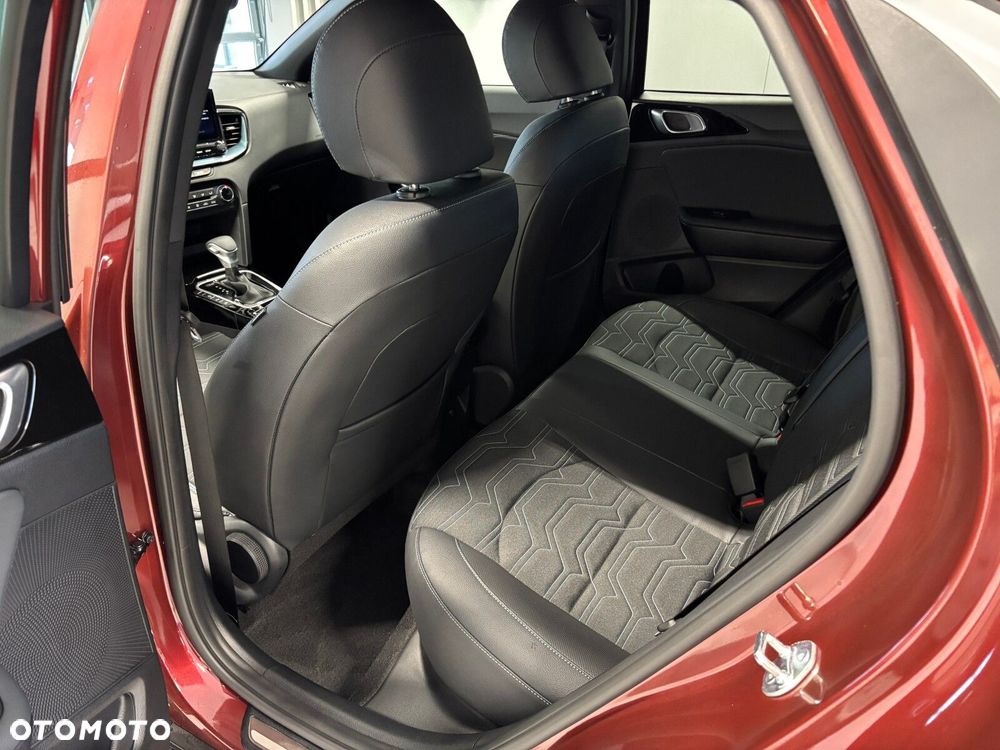 Kia XCeed - 10