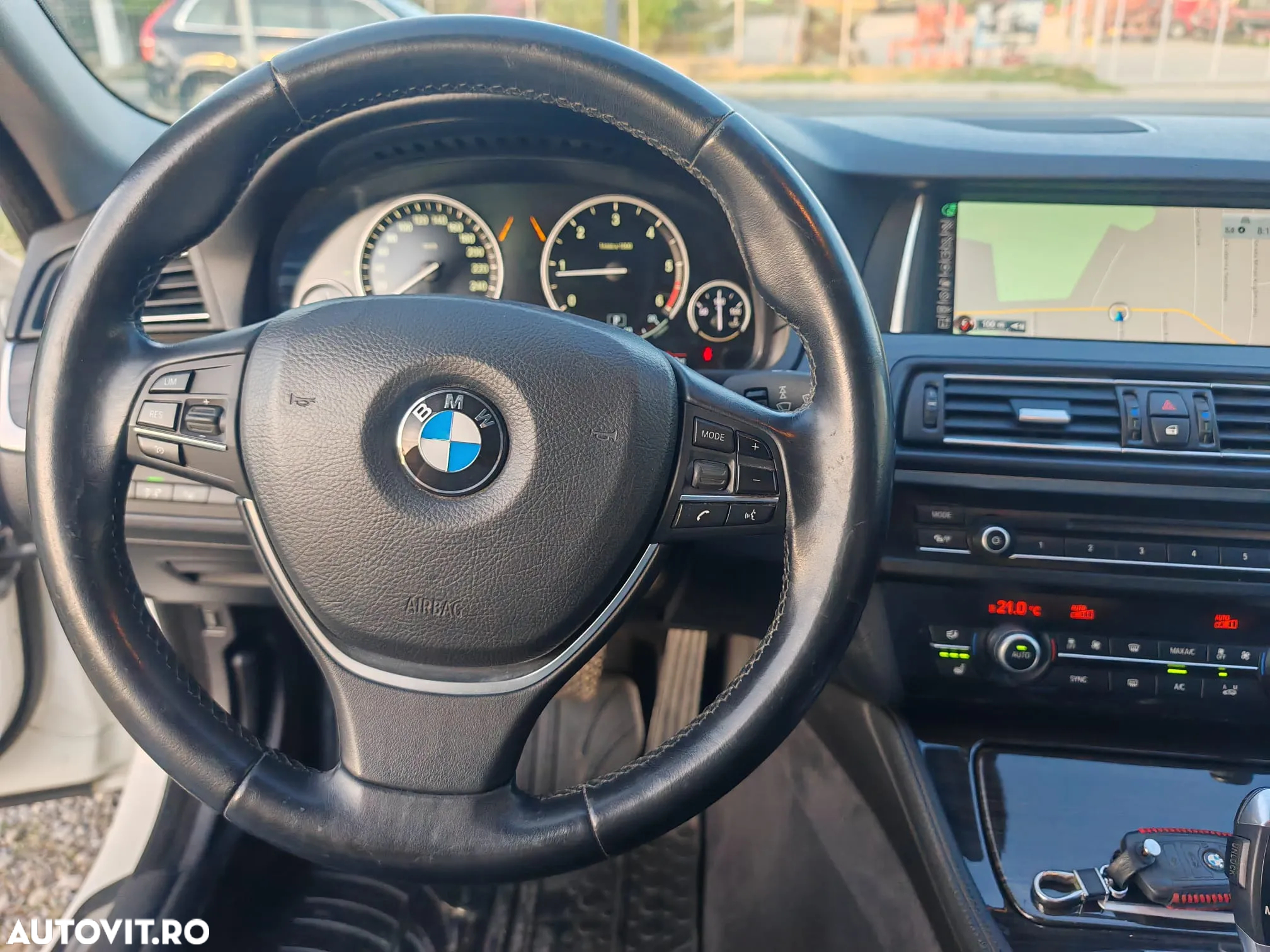 BMW Seria 5 525d xDrive Touring Aut. Luxury Line - 11