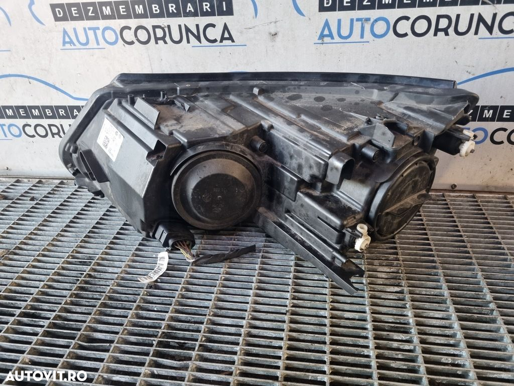 Far Dreapta Volkswagen Tiguan 5N Facelift 2011 - 2015 SUV 4 Usi (1071) Fara xenon - 2
