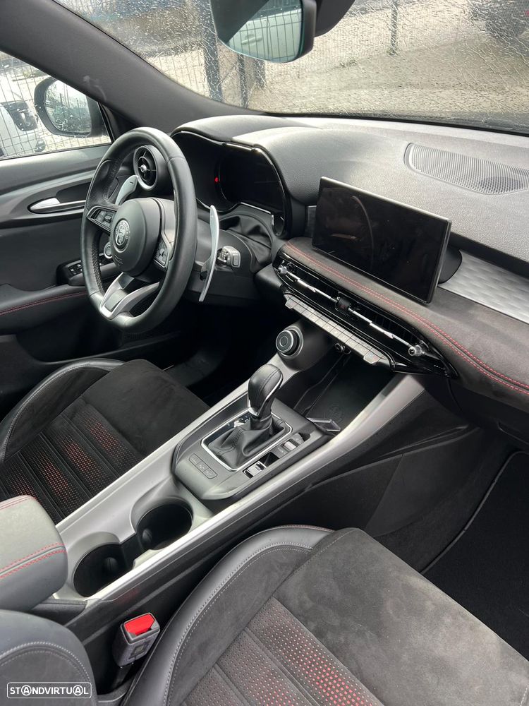 Alfa Romeo Tonale 1.5 Hybrid Veloce - 10