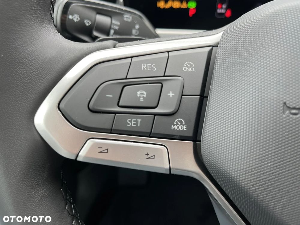 Volkswagen Passat - 29