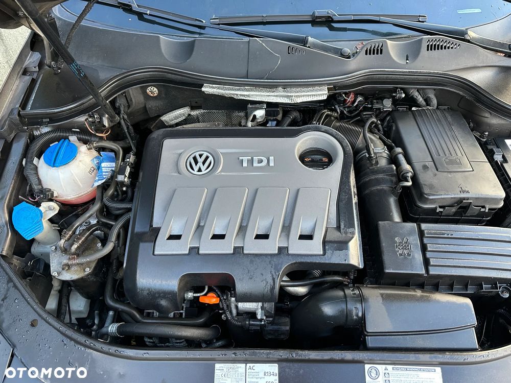 Volkswagen Passat Variant 2.0 Blue TDI DSG SCR Comfortline - 9