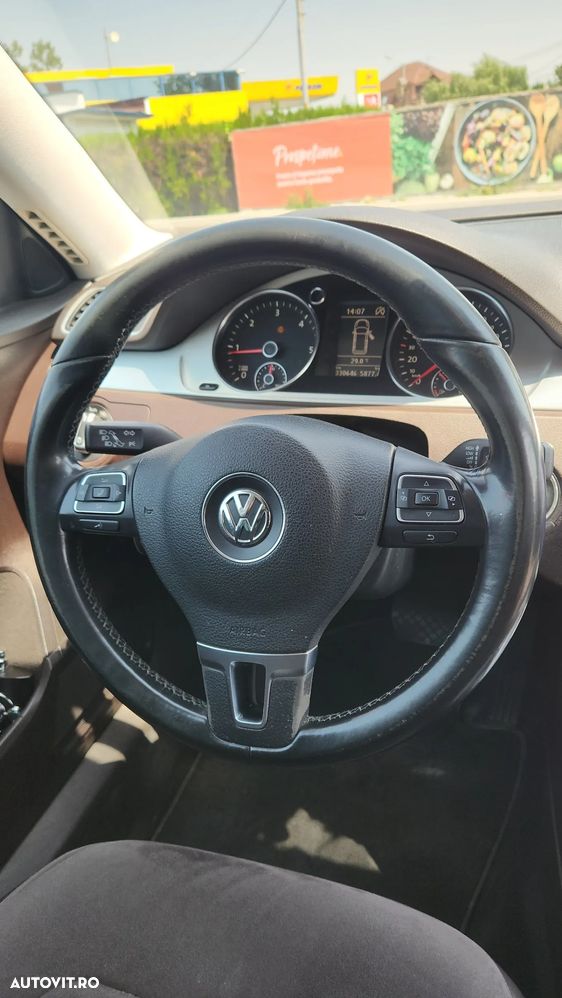 Volkswagen Passat 2.0 TDI BlueMotion Tehnology DSG Comfortline - 9