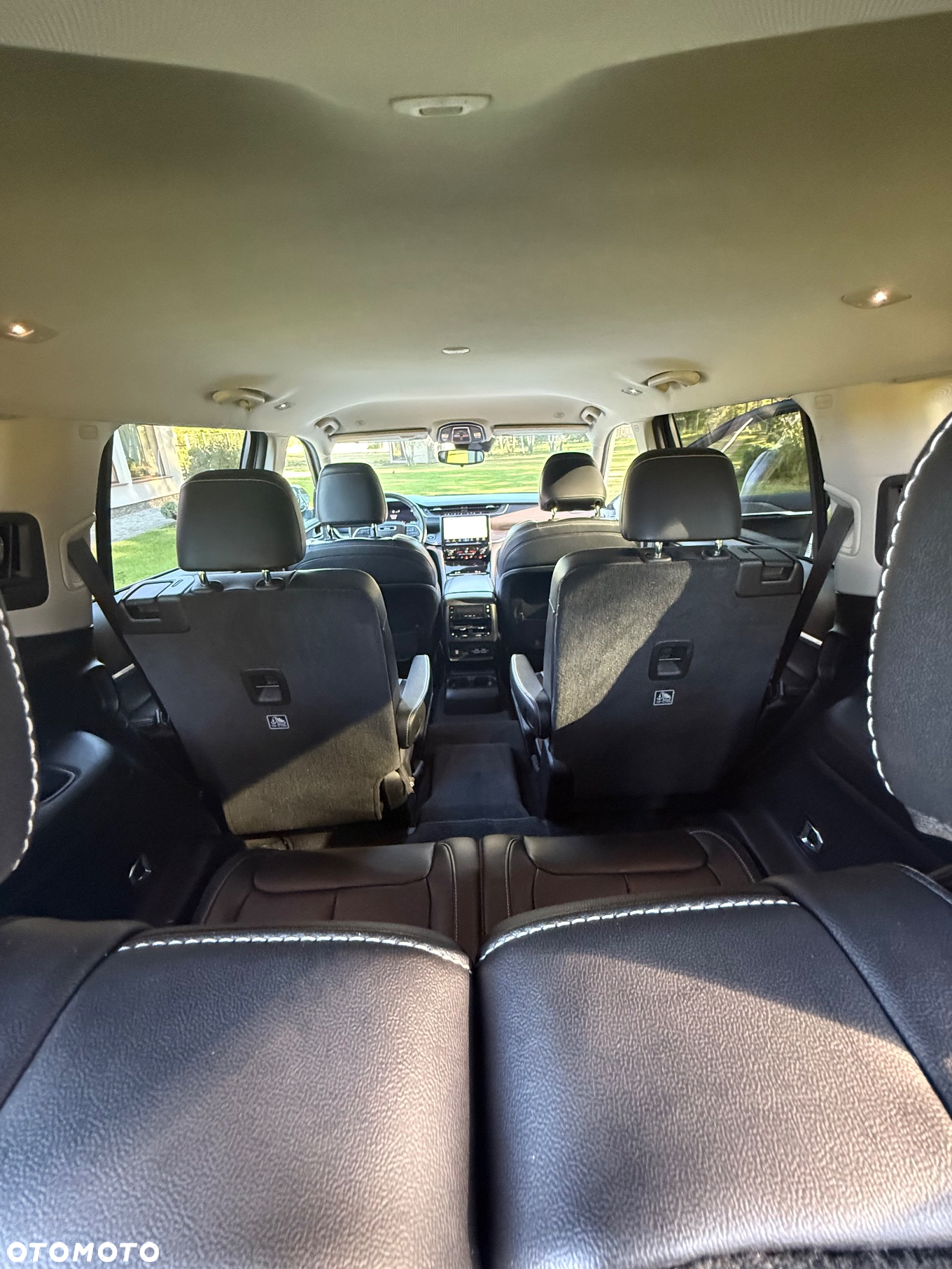 Jeep Grand Cherokee - 22