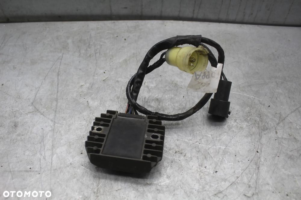 Kawasaki ZX6r 00-02r Regulator napięcia - 2
