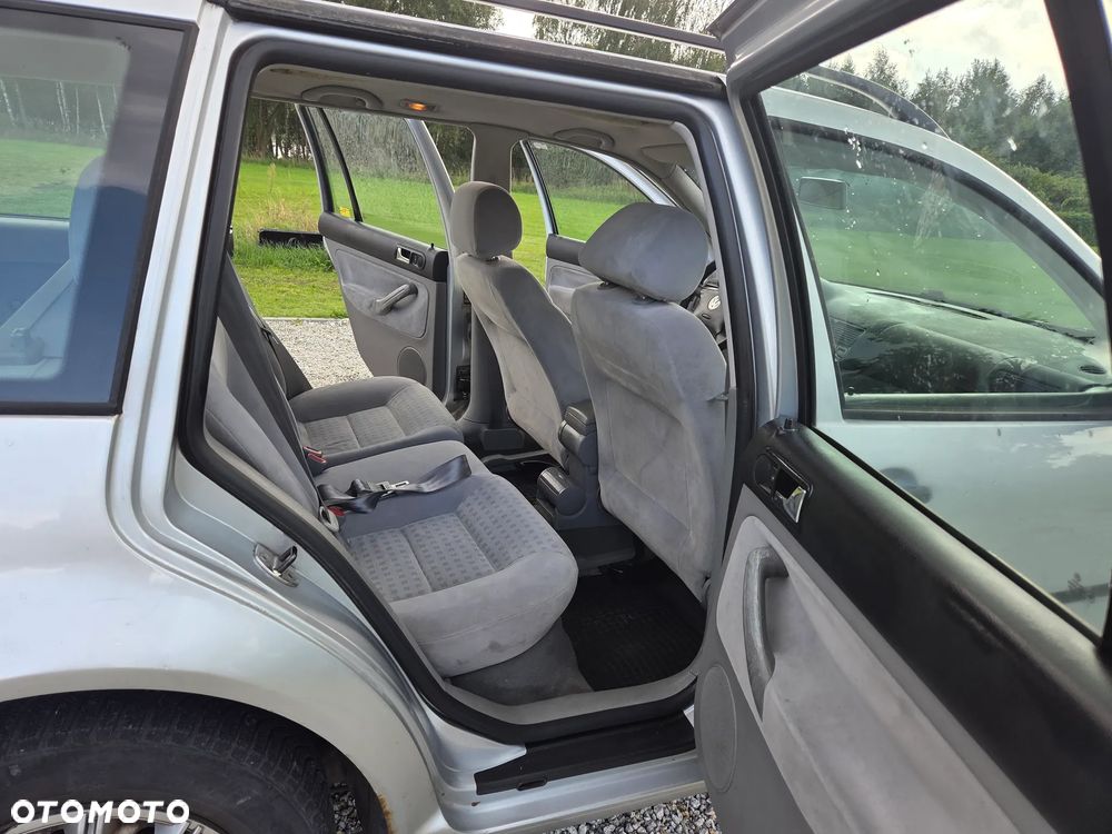 Volkswagen Golf Variant - 10