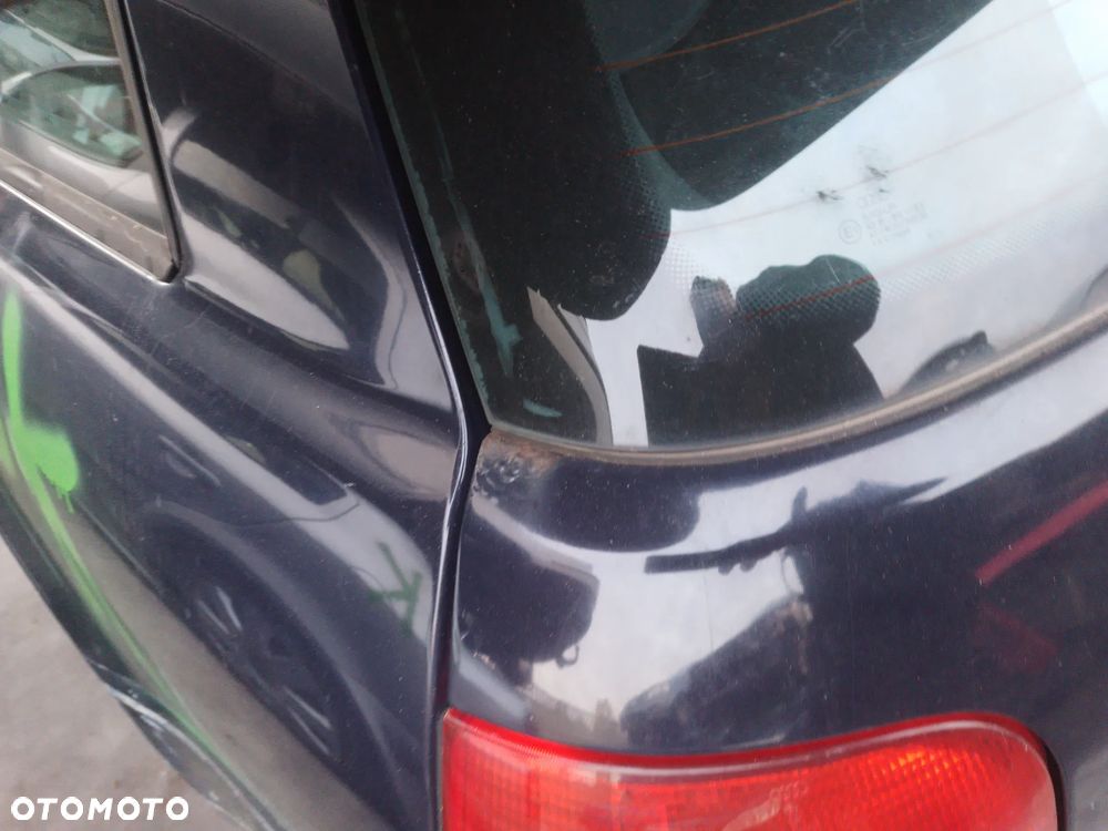 AUDI A4 B5 KOMBI 99-01  1.9 AJM   LAMPA TYŁ PRAWA LEWA - 17