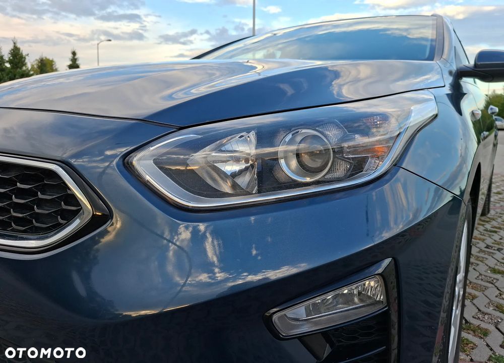 Kia Ceed 1.6 CRDi SCR M - 38