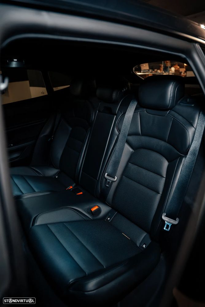 Porsche Taycan Sport Turismo - 15