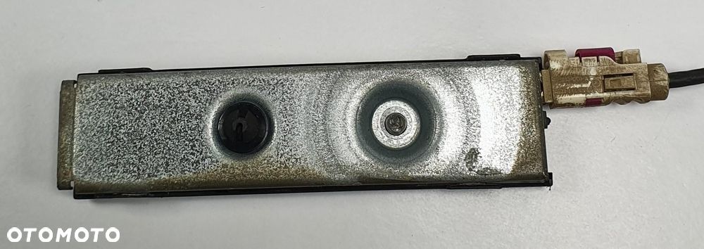 WZMACNIACZ ANTENY MERCEDES W176 A1668200689 - 3
