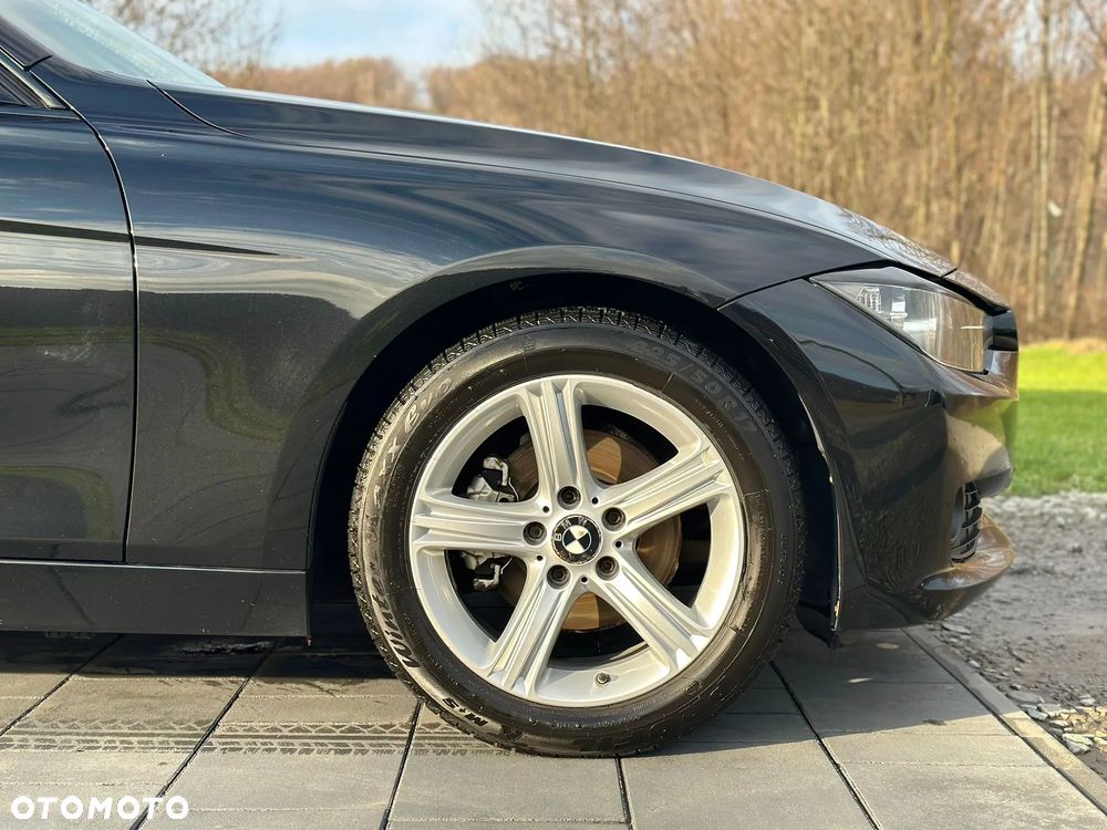 BMW Seria 3 318d Blue Performance - 13