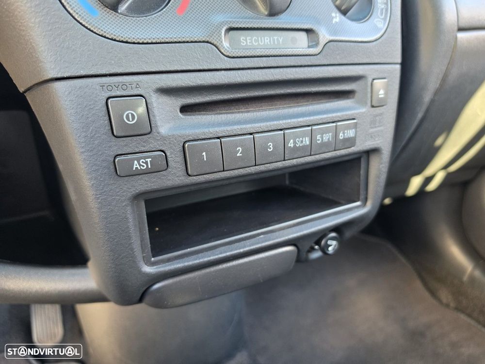 Toyota Yaris 1.0 Terra AC - 16