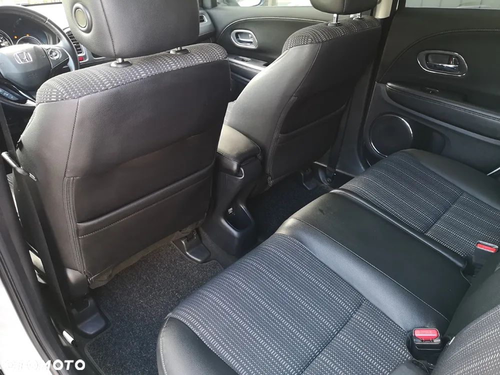 Honda HR-V 1.5 i-VTEC CVT Executive - 32