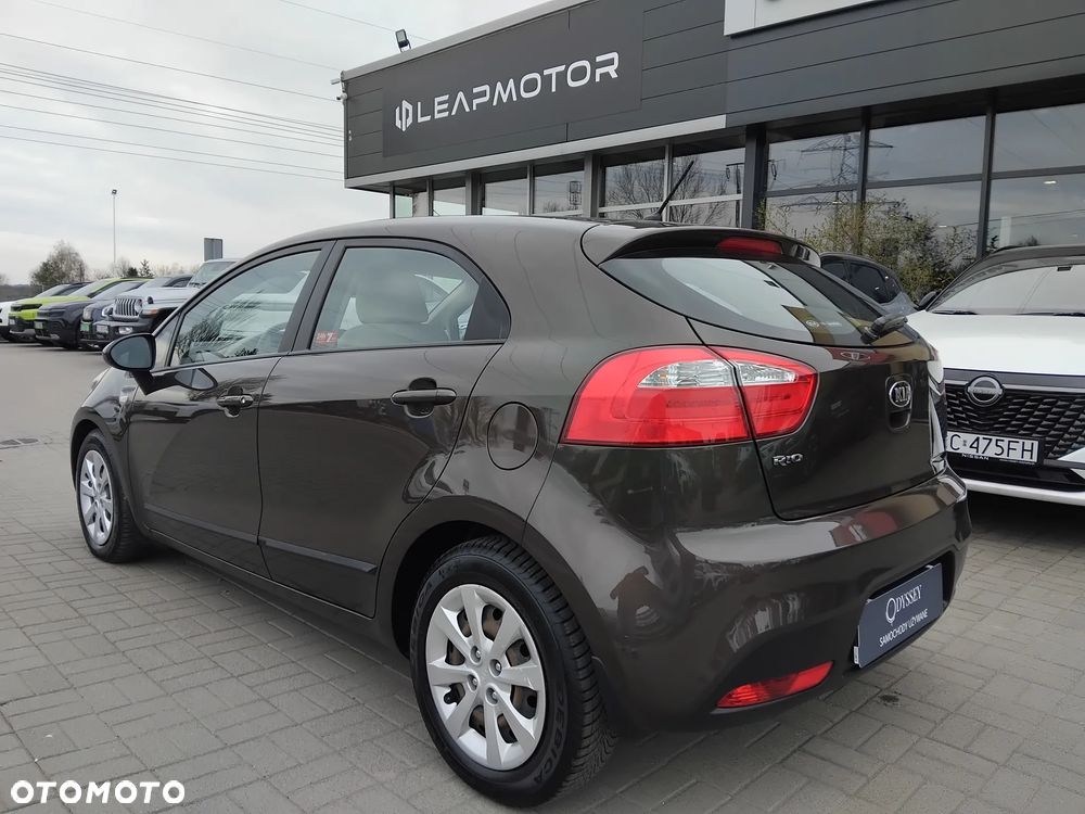 Kia Rio 1.4 L - 3