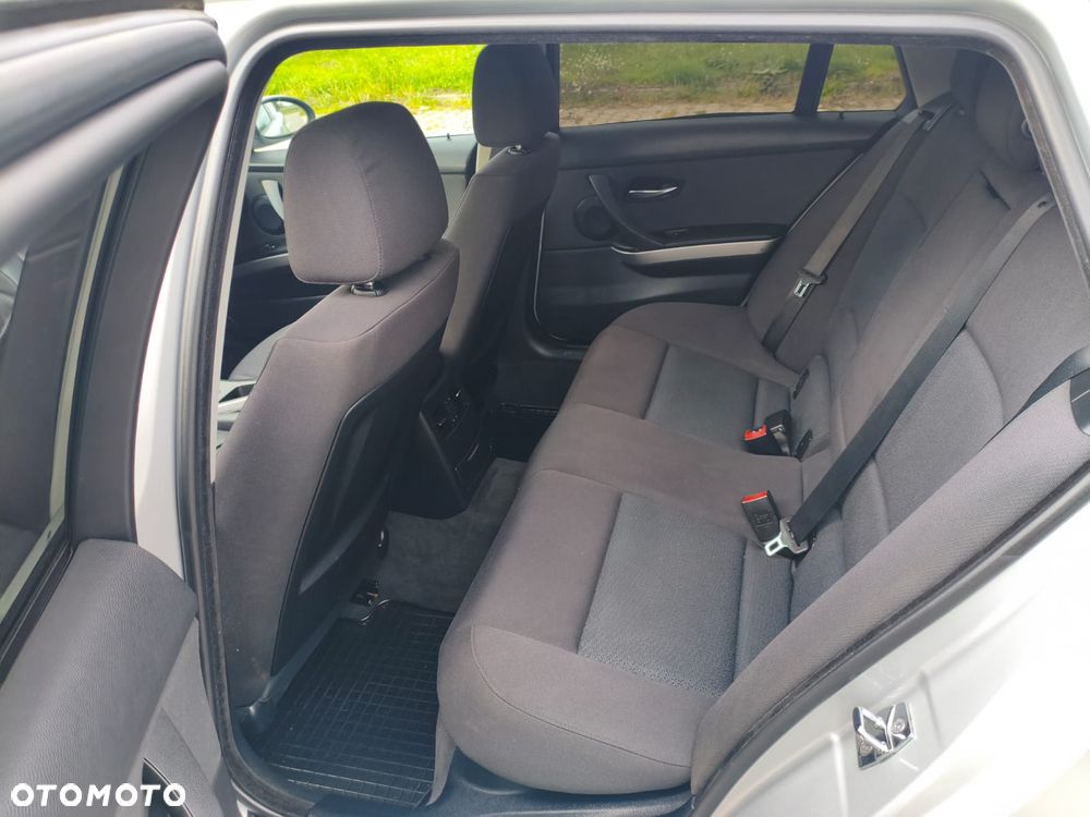 BMW Seria 3 320d DPF - 25