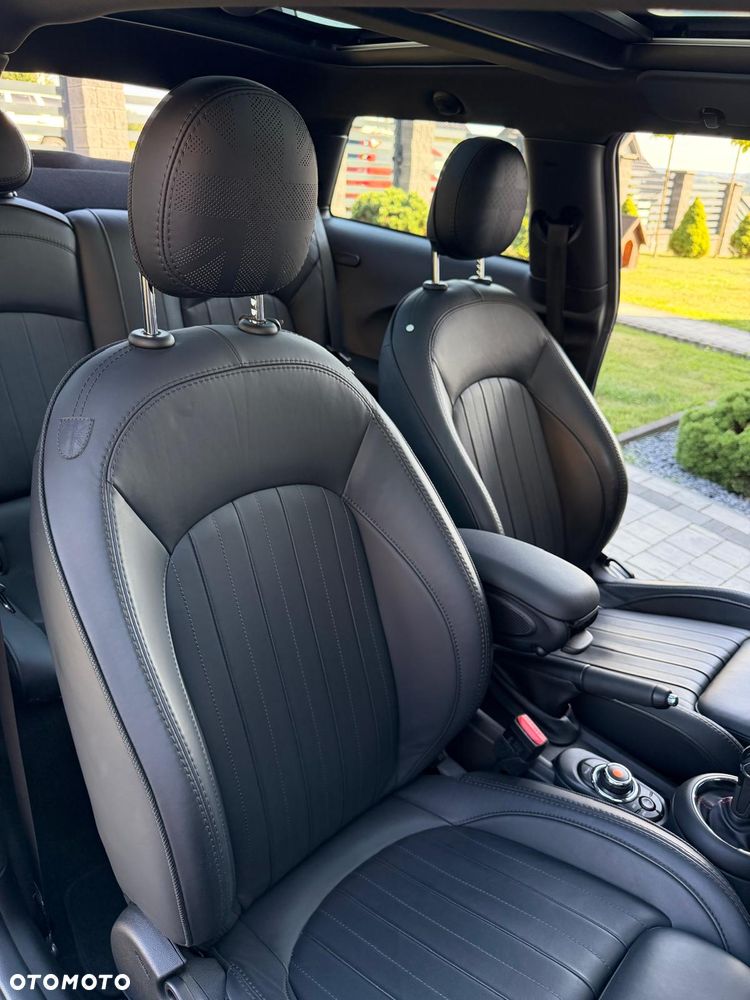 MINI Cooper S Sidewalk Trim - 21