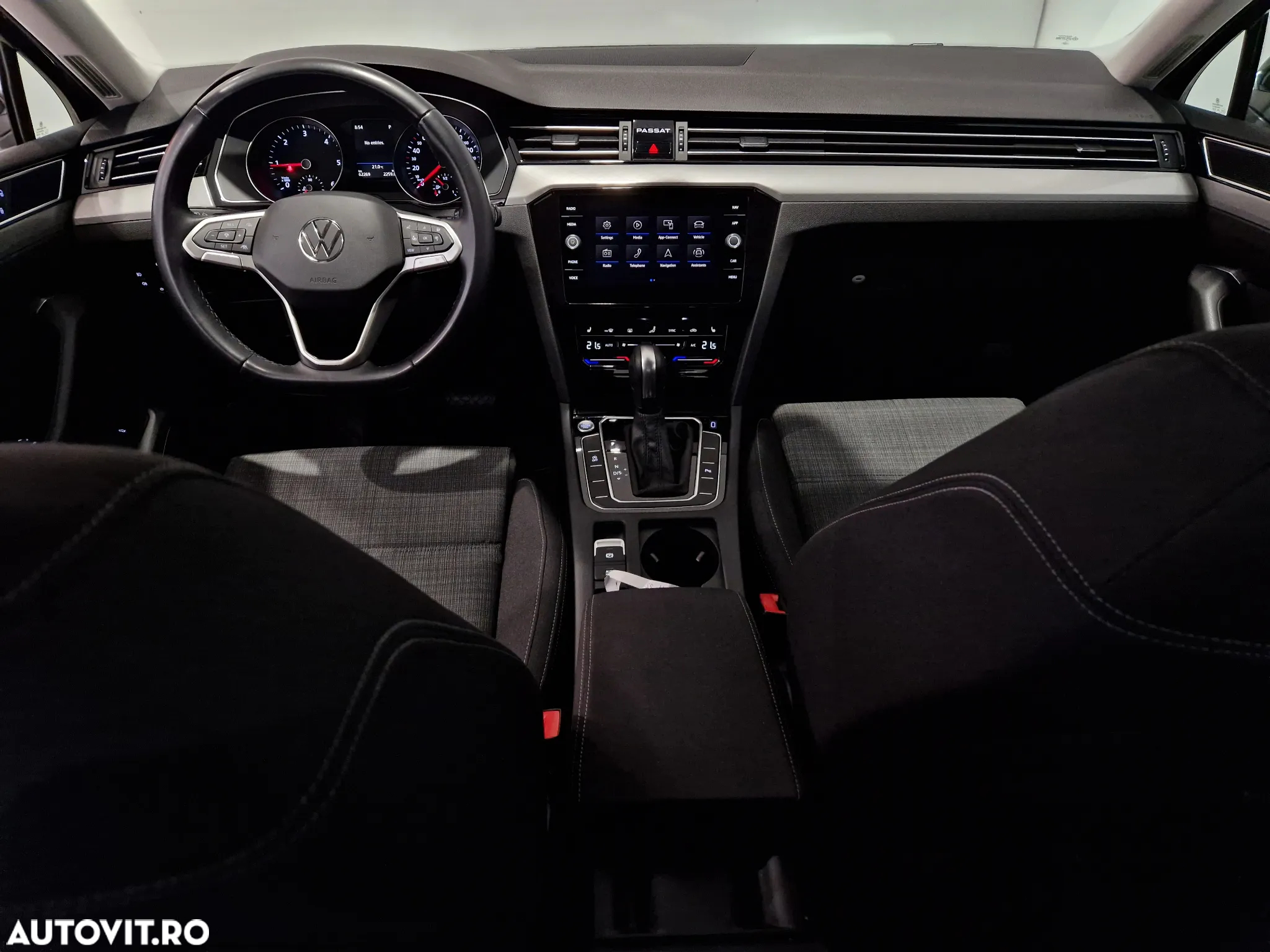 Volkswagen Passat 2.0 TDI DSG Comfortline - 12