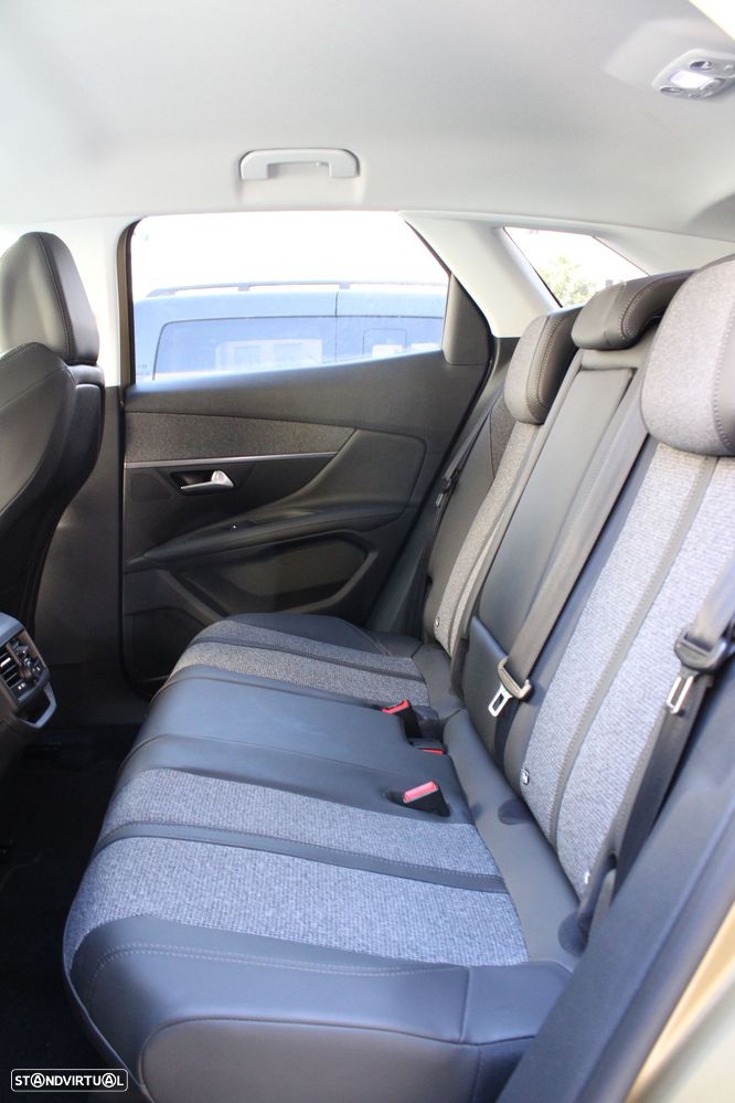 Peugeot 3008 1.2 PureTech Allure EAT6 - 32