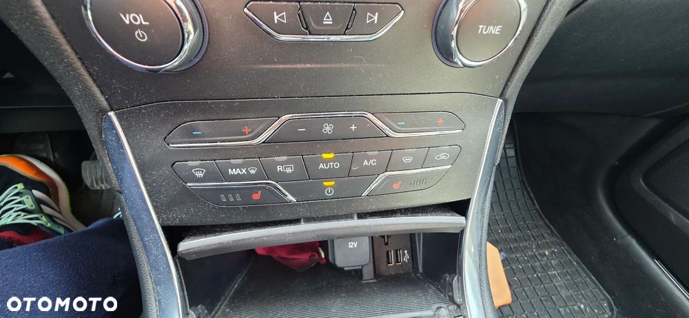 Ford Galaxy 2.0 TDCi Titanium - 17