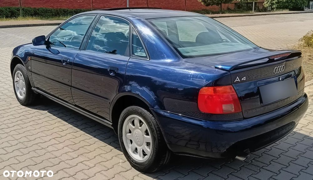 Audi A4 Limousine - 28