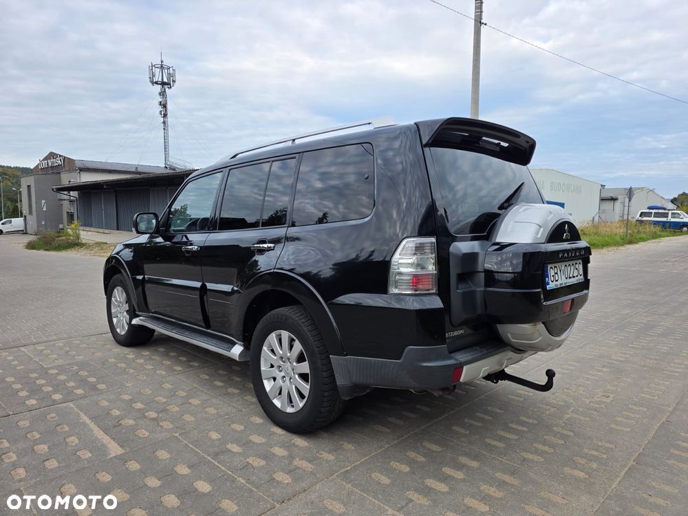Mitsubishi Pajero - 11