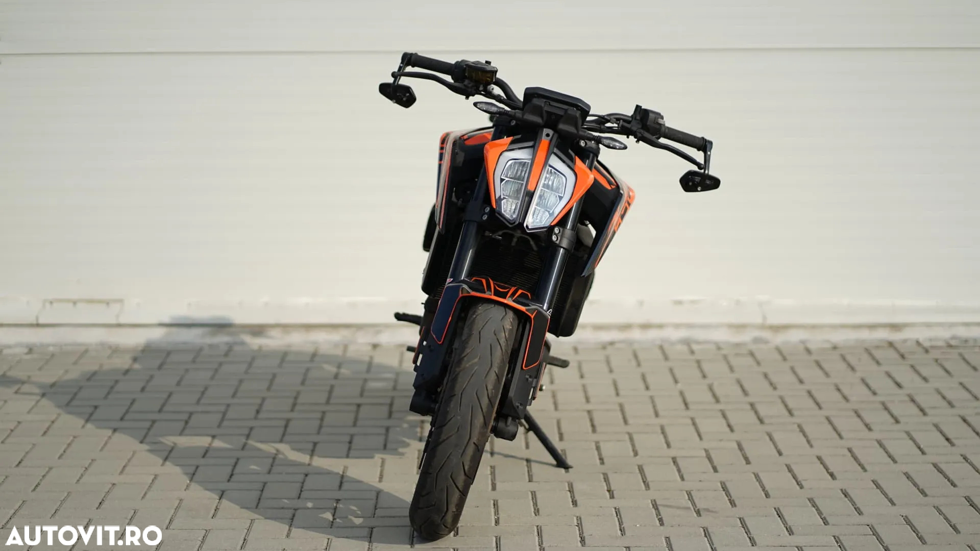 KTM 890 Duke R - 2
