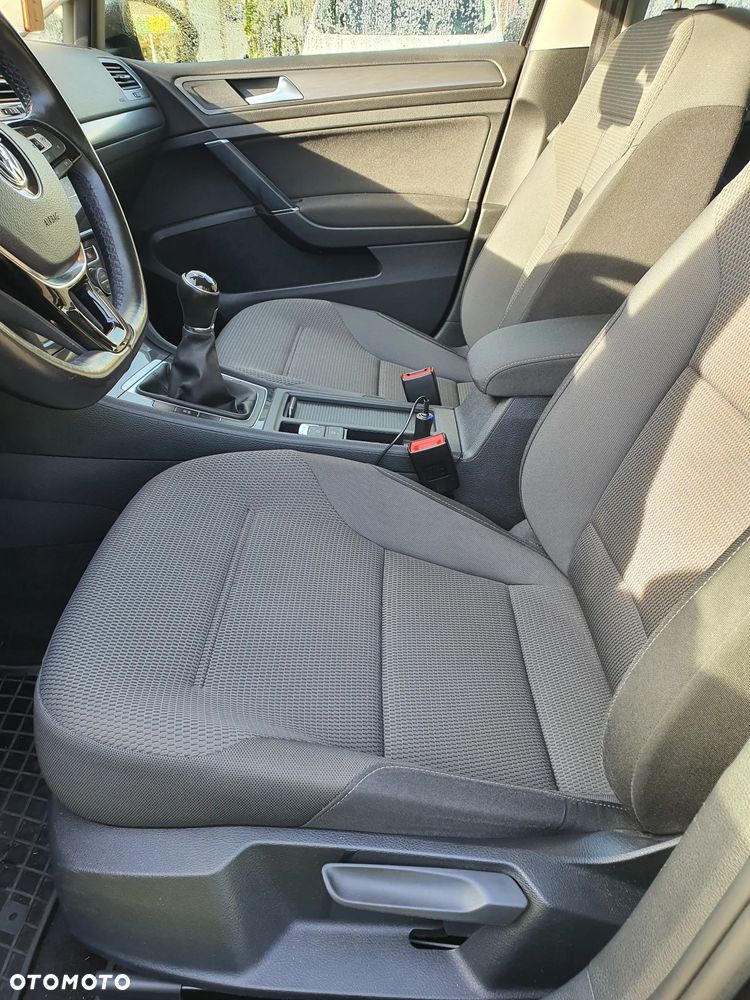 Volkswagen Golf - 26