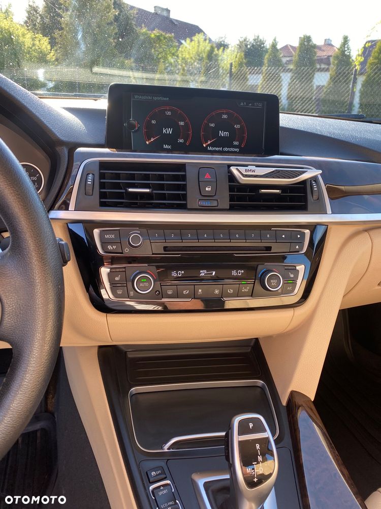 BMW Seria 3 330d xDrive M Sport - 10