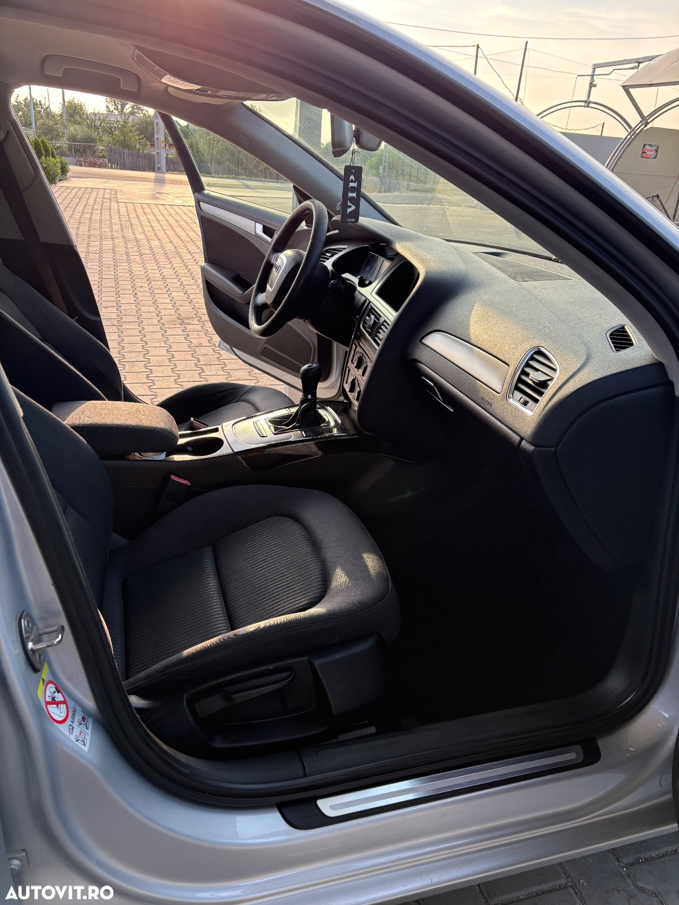 Audi A4 Avant 2.0 TDI - 10