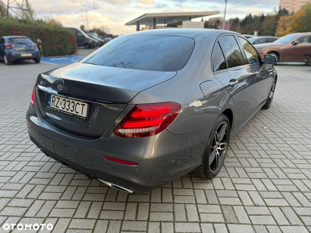 Mercedes-Benz Klasa E 220 d 4-Matic 9G-TRONIC - 4