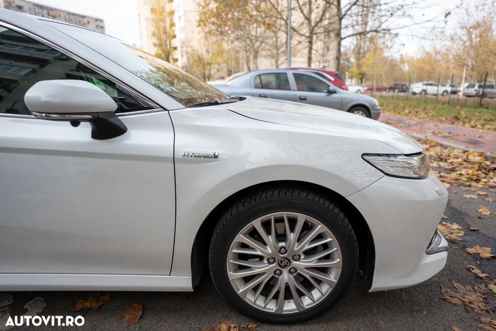 Toyota Camry 2.5 Hybrid Exclusive - 21