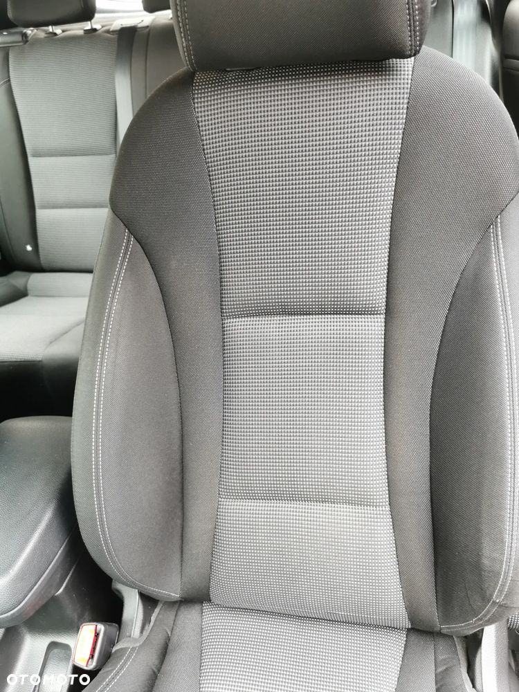 Hyundai i30 1.6 CRDi Comfort - 27