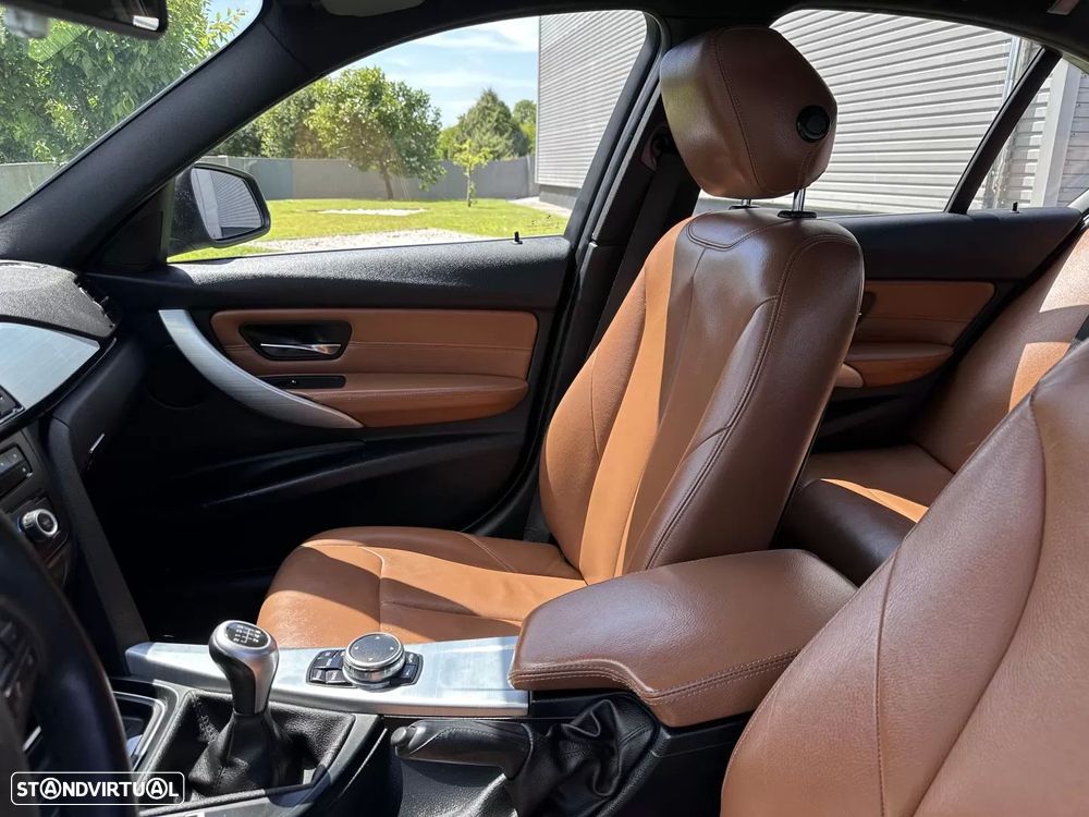 BMW 320 d Luxury Line - 44