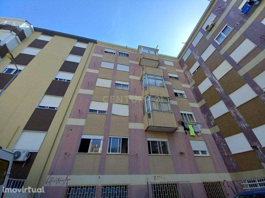 Apartamento T2 - Cova da Piedade - Remodelado - Grande imagem: 2/16