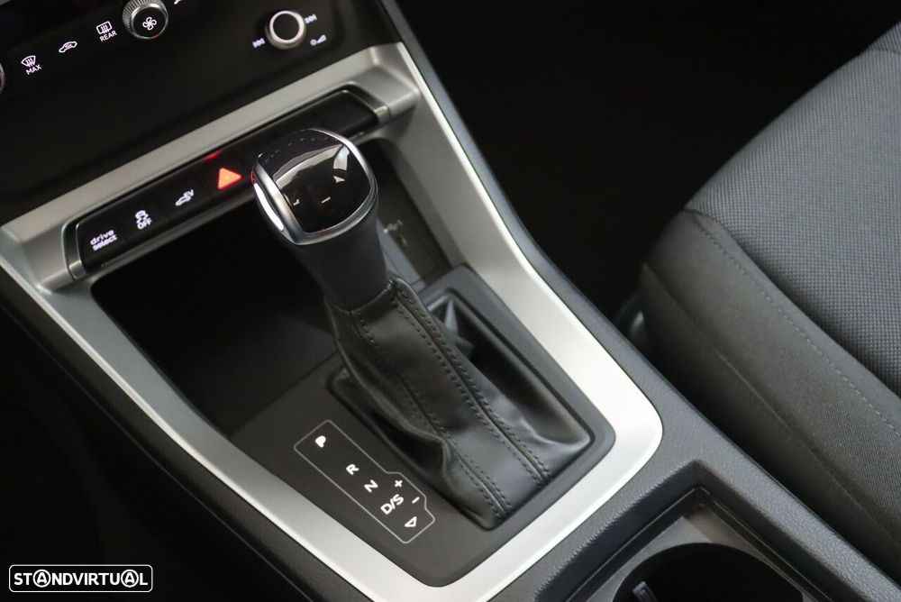Audi Q3 45 TFSIe S tronic - 38